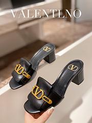 Valentino Garavani VLOGO leather sandals - 3