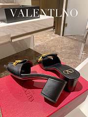 Valentino Garavani VLOGO black leather sandals - 6