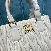 Miu Miu Matelassé white leather crossbody bag - 2