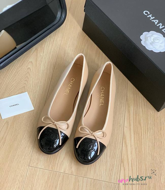 Chanel tweed beige ballet flats - 1