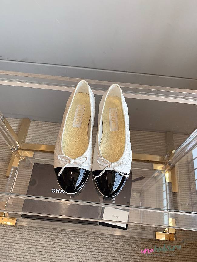 Chanel black white ballet flats - 1