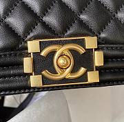 Chanel Boy Black Grained Shiny Calfskin Gold Handle Bag 20cm - 2