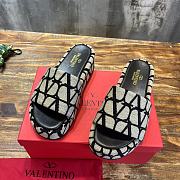 Valentino Garavani Brown sandals  - 1