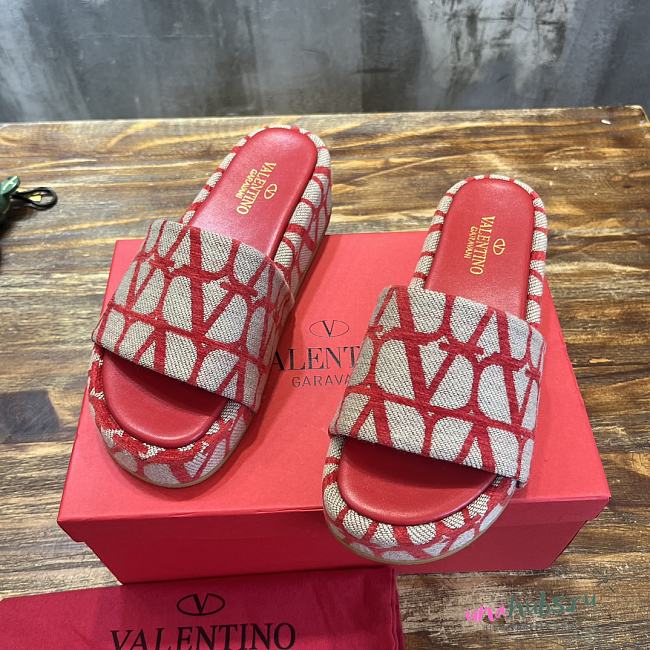 Valentino Garavani Red sandals - 1