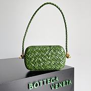 Bottega Veneta intreccio green leather clutch - 1