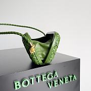 Bottega Veneta intreccio green leather clutch - 6