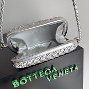 Bottega Veneta intreccio silver leather clutch - 2