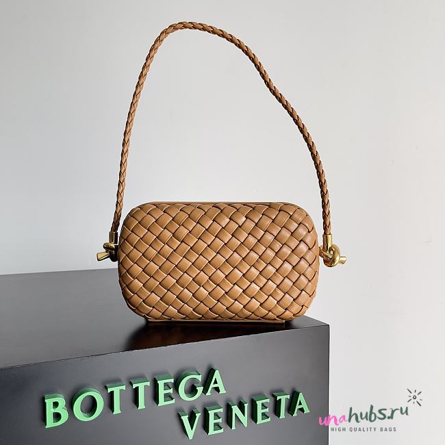 Bottega Veneta intreccio brown leather clutch - 1