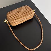 Bottega Veneta intreccio brown leather clutch - 4