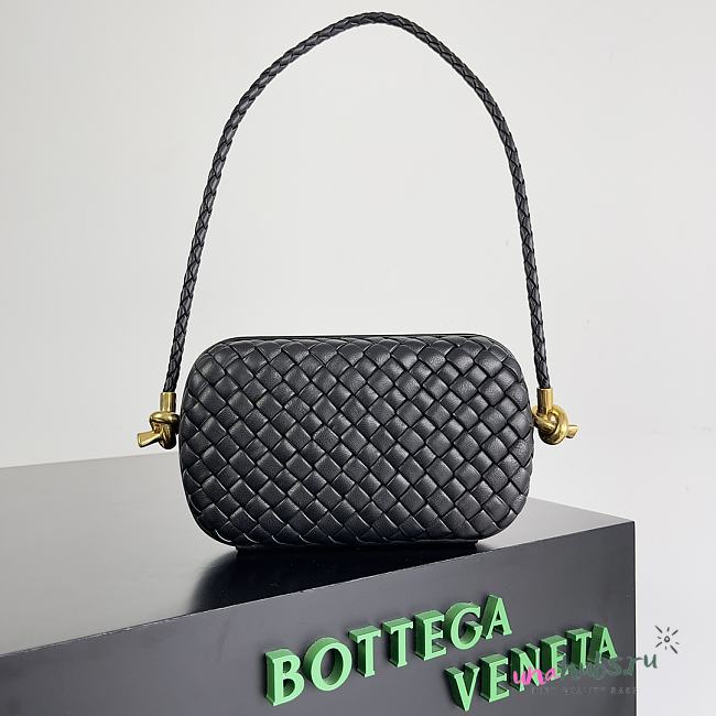 Bottega Veneta intreccio black leather clutch - 1