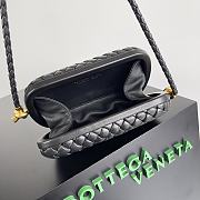 Bottega Veneta intreccio black leather clutch - 2