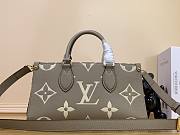 Louis Vuitton M46653 OnTheGo East West Beige Bag - 5