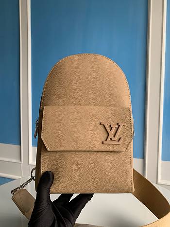 Louis Vuitton Pilot beige leather slingbag