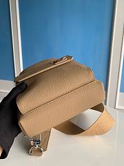 Louis Vuitton Pilot beige leather slingbag - 4