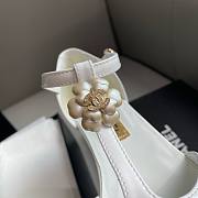 Chanel white flower shoes   - 6