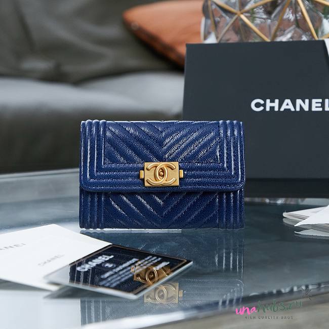 Chanel blue lambskin V quilted wallet - 1