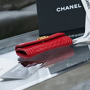 Chanel red lambskin V quilted wallet - 4