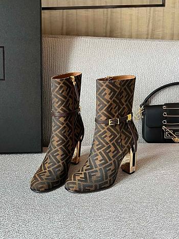 Fendi Delfina brown leather short-heeled boots