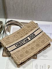 Dior book tote medium beige cannage shearling bag - 4