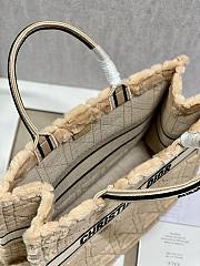 Dior book tote large beige cannage shearling bag - 5