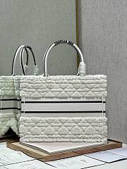 Dior book tote medium white cannage shearling bag - 2