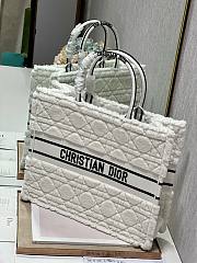 Dior book tote large white cannage shearling bag - 4