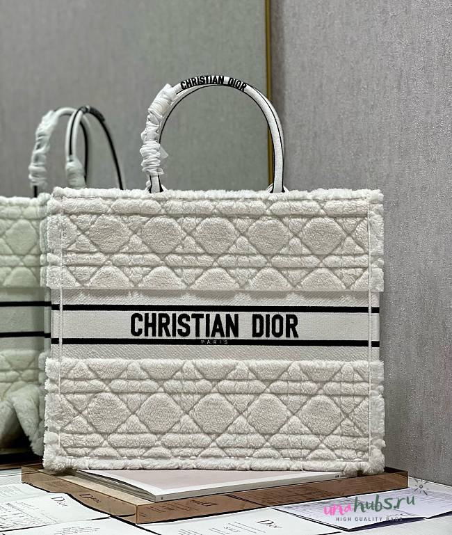 Dior book tote large white cannage shearling bag - 1