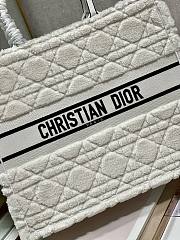 Dior book tote large white cannage shearling bag - 2