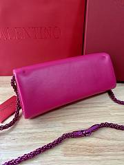 Valentino One Stud chain-strap pink leather clutch - 2