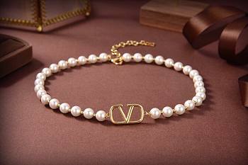 Valentino pearl necklace 