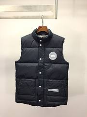 Canada Goose black puffer vest 02 - 1