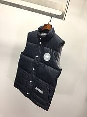 Canada Goose black puffer vest 02 - 3