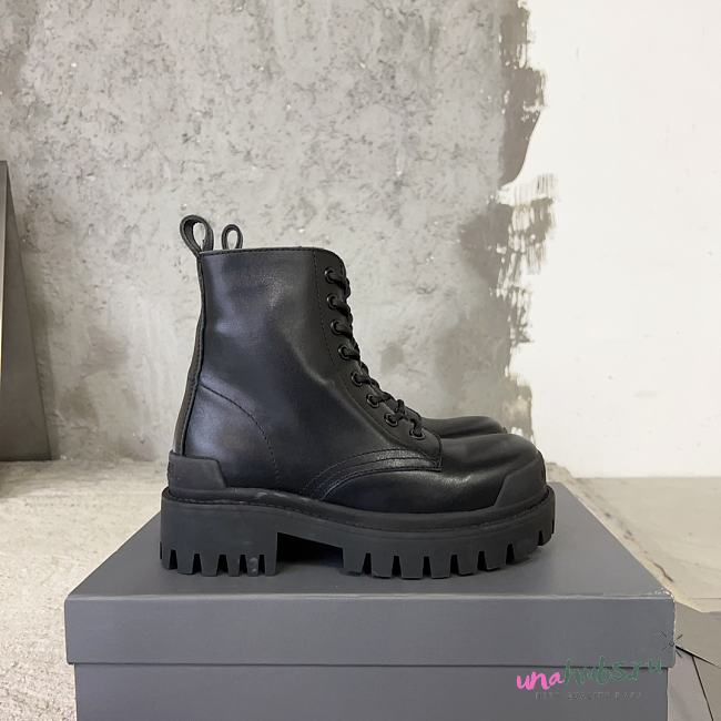 Balenciaga black painted strike boots - 1