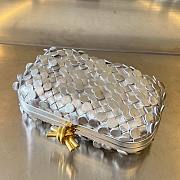 Bottega Veneta Knot intrecciato metallic leather clutch - 6