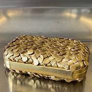 Bottega Veneta Knot intrecciato metallic leather gold clutch - 6