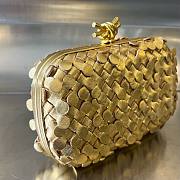 Bottega Veneta Knot intrecciato metallic leather gold clutch - 4