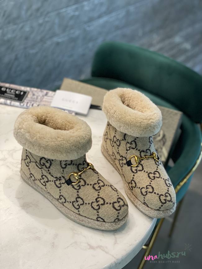 Gucci beige fur boots - 1