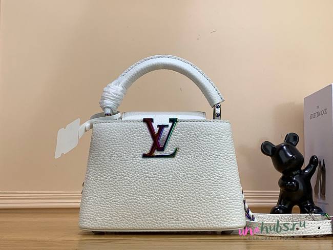 Louis Vuitton Capucines BB white leather metal hardware bag - 1