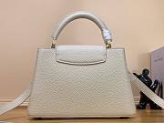 Louis Vuitton Capucines PM white leather pearl bag - 5