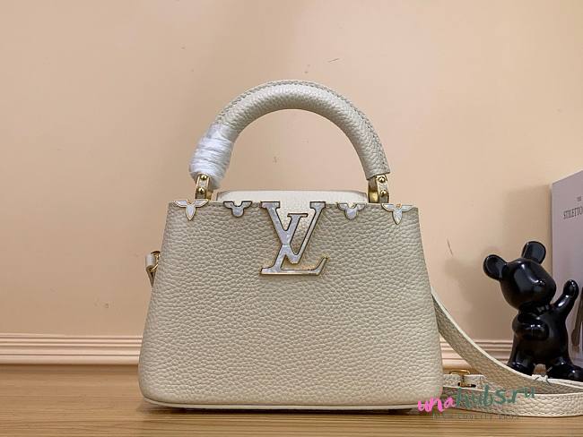 Louis Vuitton Capucines BB white leather pearl bag - 1