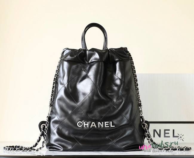 Chanel 22 black leather backpack - 1