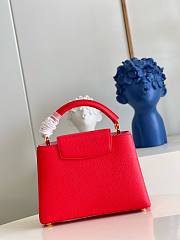 Louis Vuitton Capucines PM red leather bag - 4