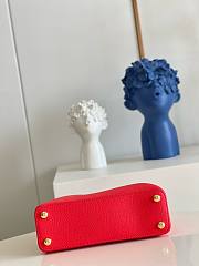 Louis Vuitton Capucines PM red leather bag - 3