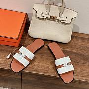 Hermes kelly white lock sandals - 4