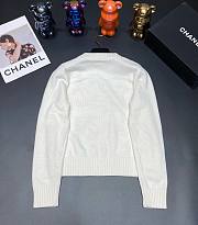 Chanel white CC sweater  - 4