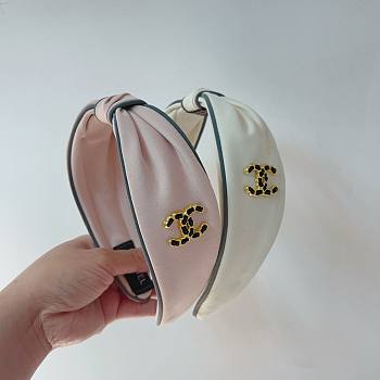 Chanel headband ( pink/ white)
