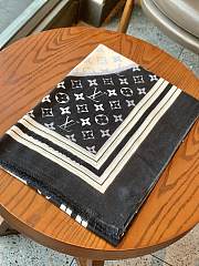 Louis Vuitton black flower scarf - 3