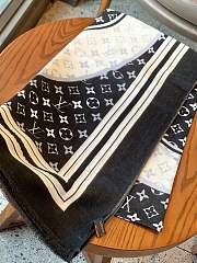 Louis Vuitton black flower scarf - 4