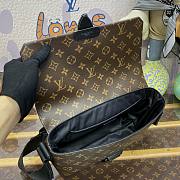 Louis Vuitton Men S-Cape Brown Messenger M46794 Bag - 5