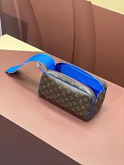 Louis Vuitton Dopp Kit Toiletry blue line Pouch - 3